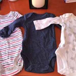 3 newborn onesies